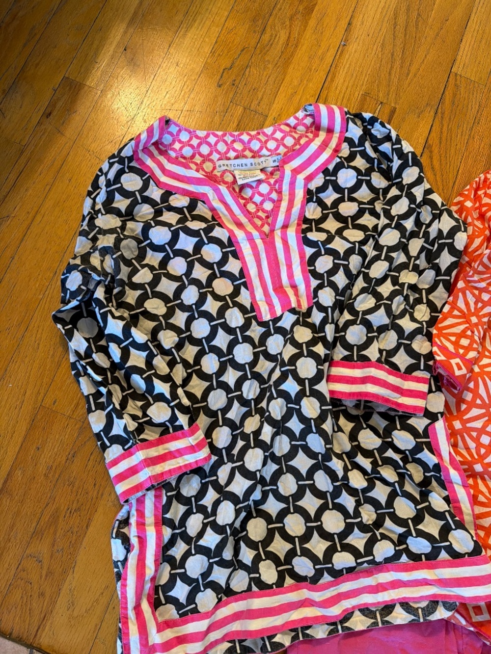 2 Gretchen Scott tunic tops and matching pants - Picture 2 of 4